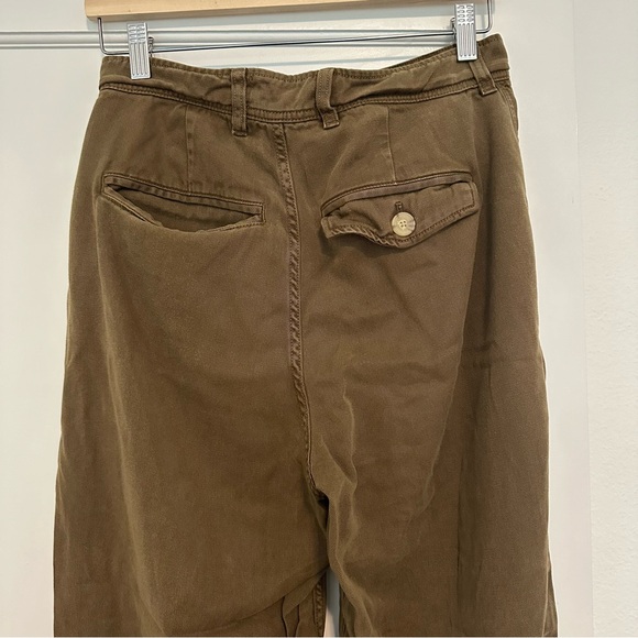 Everlane Tencel Relaxed Chino in Beech - Picture 3 of 6